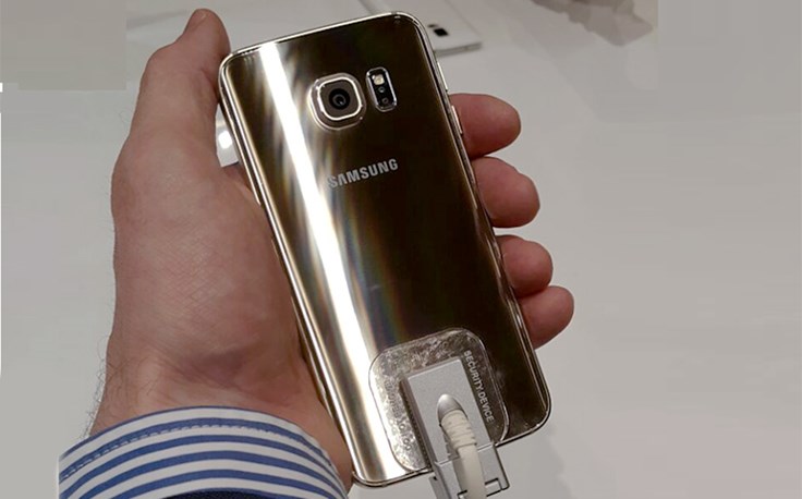 Galaxy-S6-edge-zlatni-2.jpg